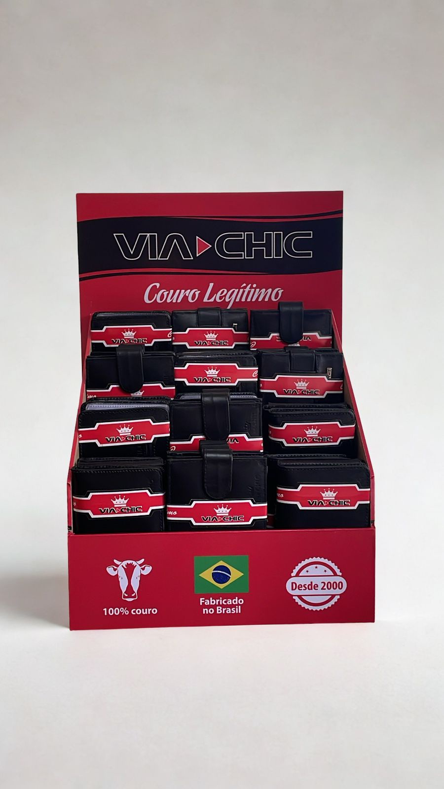Expositor de carteiras Via-Chic com 36 unidades, ideal para lojas e pontos de venda.